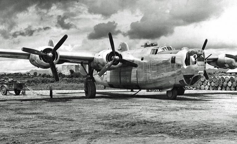 B 24j Liberator Unloads Fuel – Ww2 Images