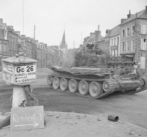 Cromwell Tank Advances – WW2 Images