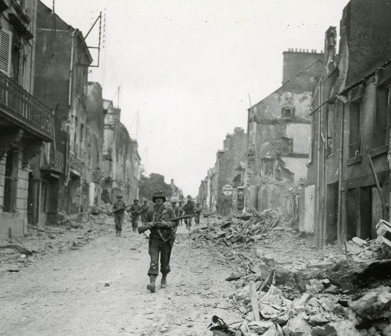 29th ID Enters St. Lo – WW2 Images